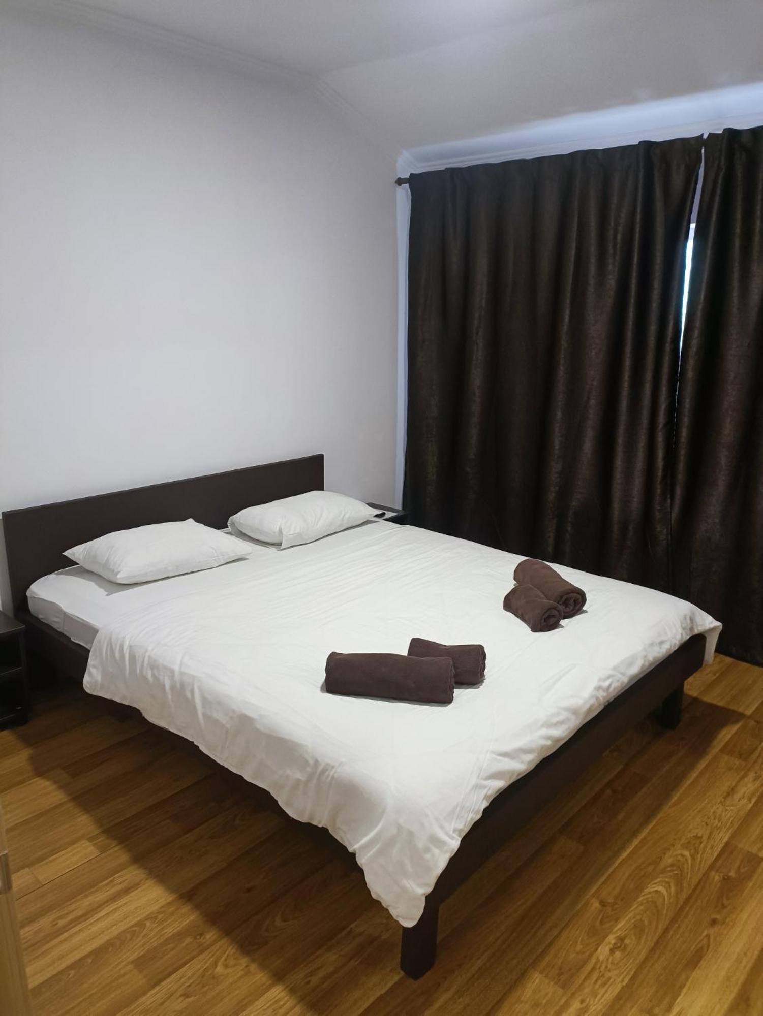 Mirage Hotel Tsjernivsi Buitenkant foto