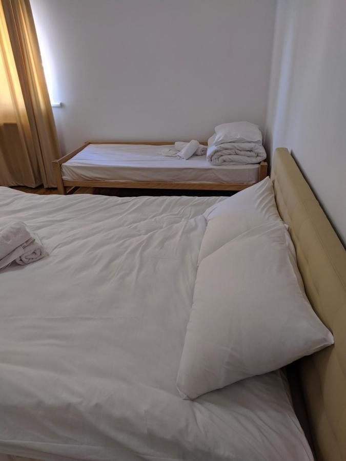 Mirage Hotel Tsjernivsi Buitenkant foto